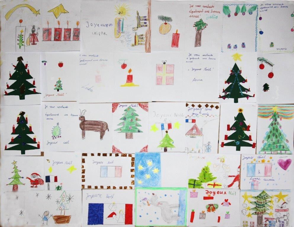 Fotocollage aus von Kindern gemalten Weihnachtsbildern