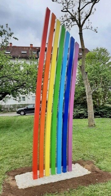 Das eine Ende des errichteten Regenbogens in Kleinwallstadt